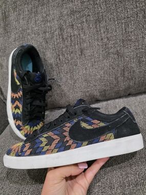 Nike Black Suede Low-Top Sneakers with Multicolor Zigzag Pattern
